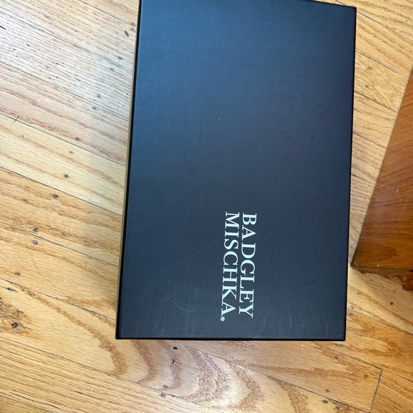 New in box Badgley Mischka Stiletto - Picture 4 of 4